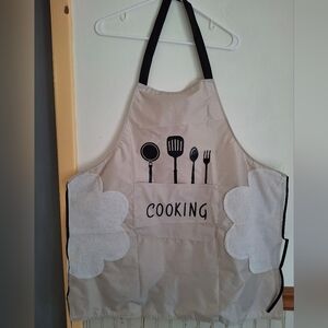 NWOT Cooking Apron with Utensil Design